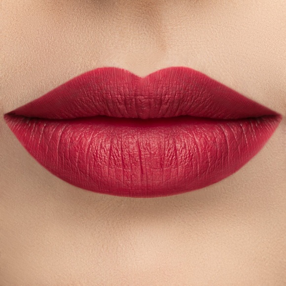 IL MAKIAGE Dirty Talk Matte Lip Color in Bella - Picture 2 of 5